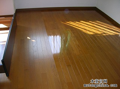 養(yǎng)護(hù)地板